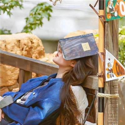 她和她的航天员